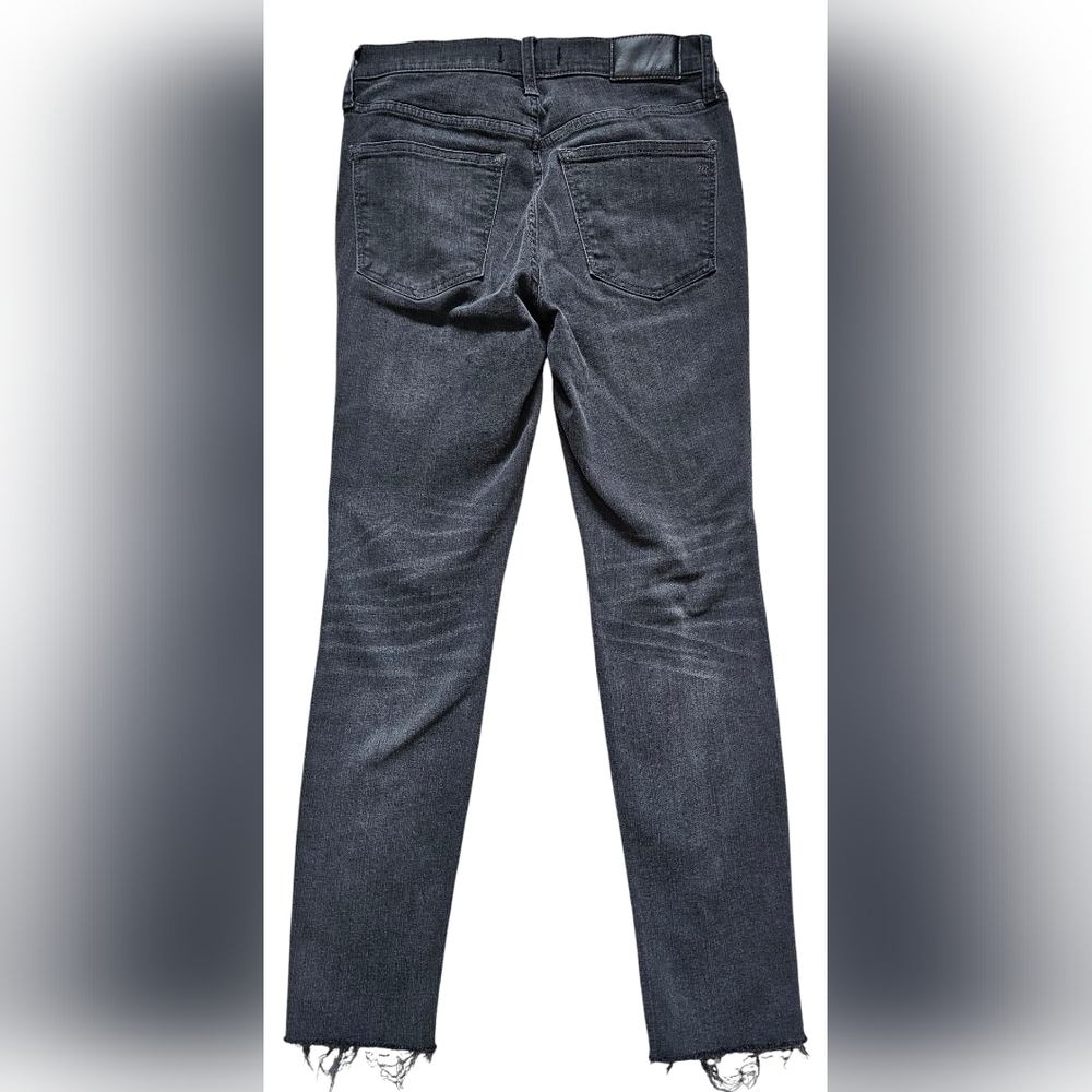 Madwell Black Distressed Jeans " 9" Mid-Rise Skinny" with raw hem, size 26P - Picture 6 of 11